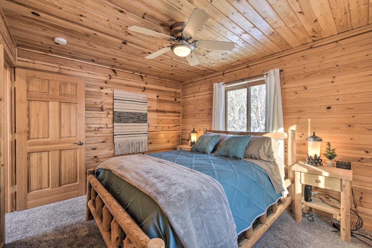 Scenic Hayward Lake View Retreat With Fire Pit Luaran gambar