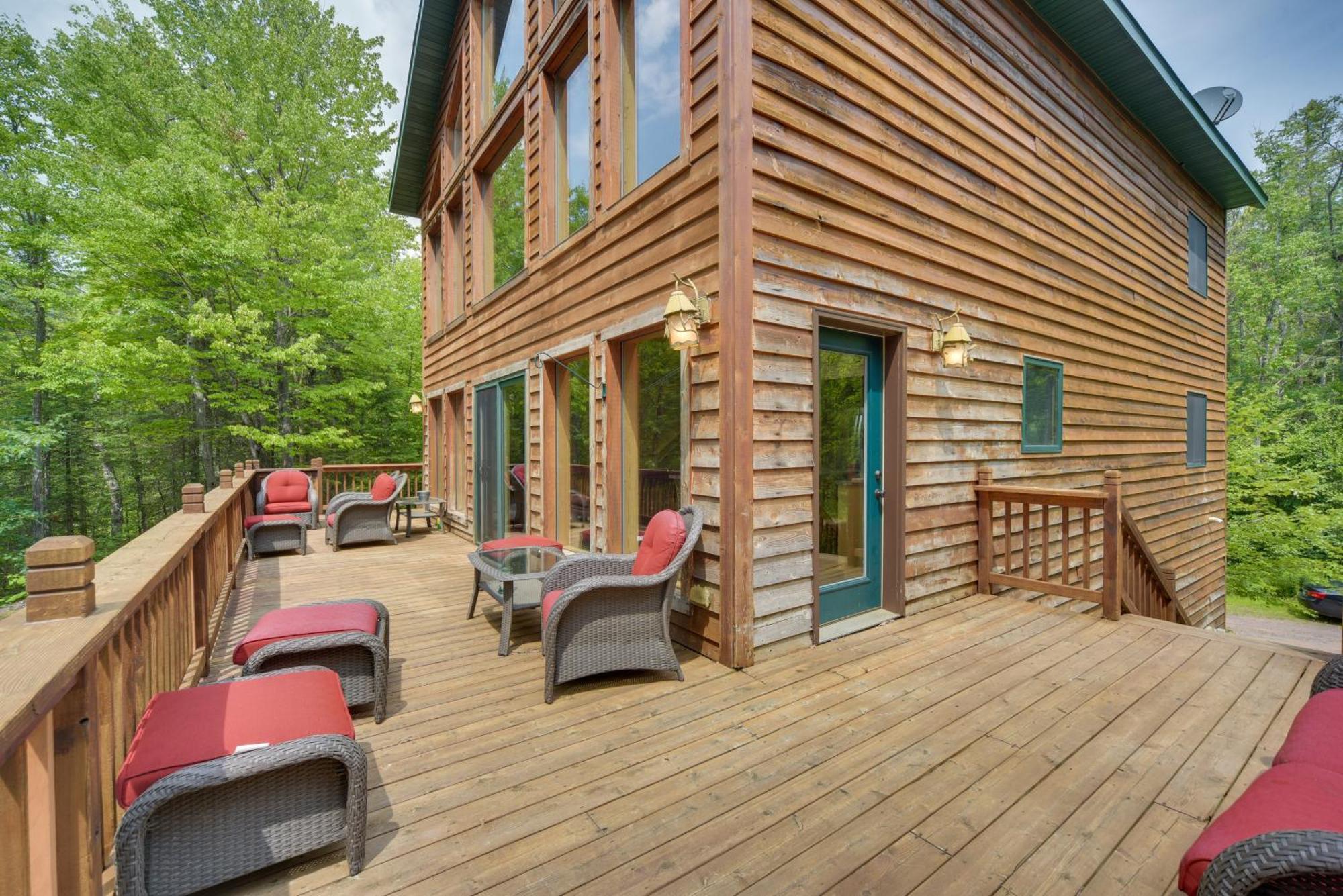 Scenic Hayward Lake View Retreat With Fire Pit Luaran gambar
