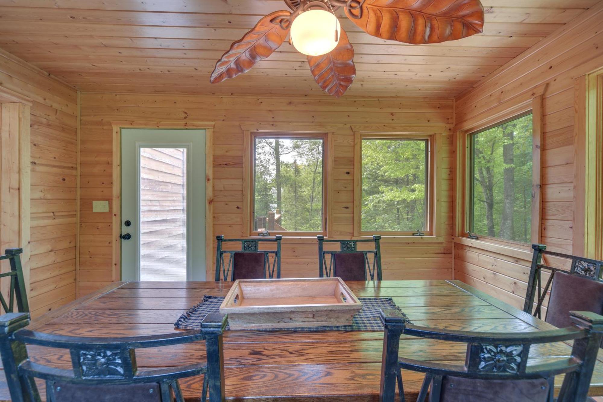 Scenic Hayward Lake View Retreat With Fire Pit Luaran gambar
