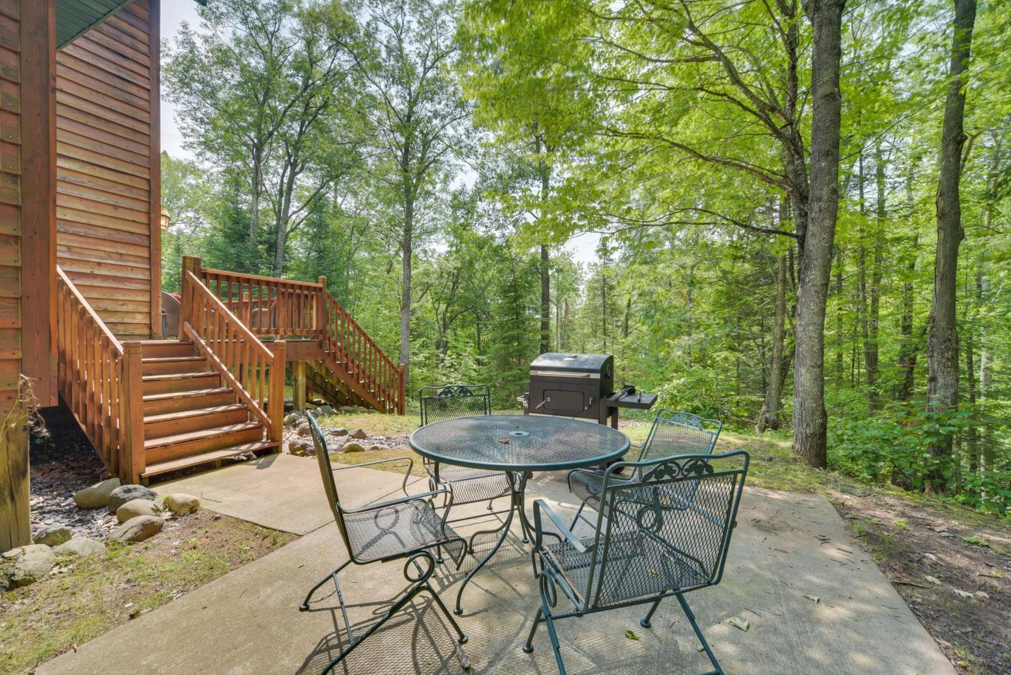 Scenic Hayward Lake View Retreat With Fire Pit Luaran gambar